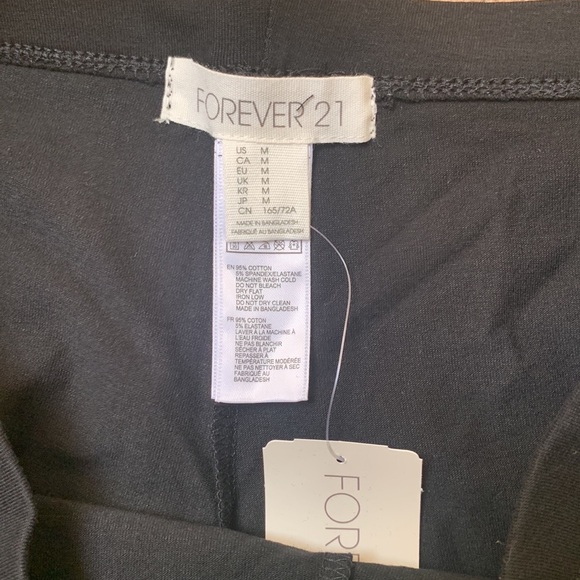 FOREVER 21 Black Bike Booty Shorts, size M - Picture 3 of 3